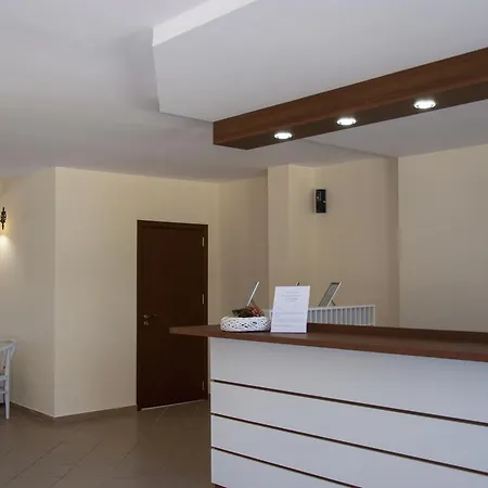 Gardenia Hills Hotel