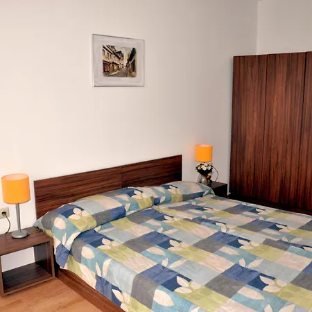 Хотел Gardenia Hills