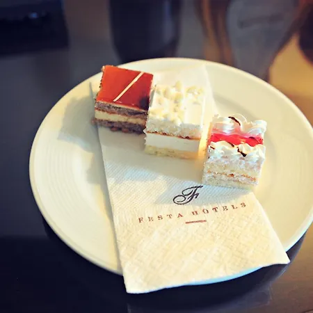 Gardenia Hills Hotel