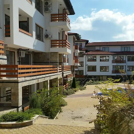 Gardenia Hills Отель