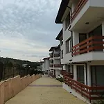 Gardenia Hills Hotel