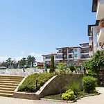 Gardenia Hills 3*