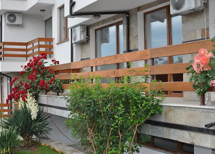 Hotell Gardenia Hills 3*