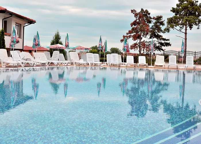 Gardenia Hills Hotell 3*