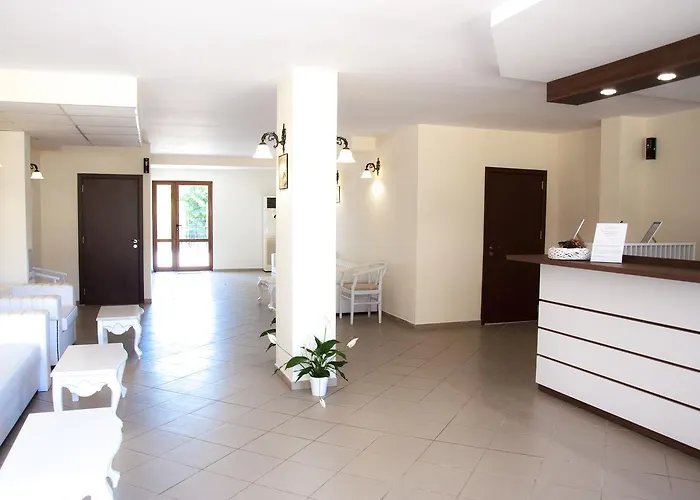 Hotell Gardenia Hills 3*